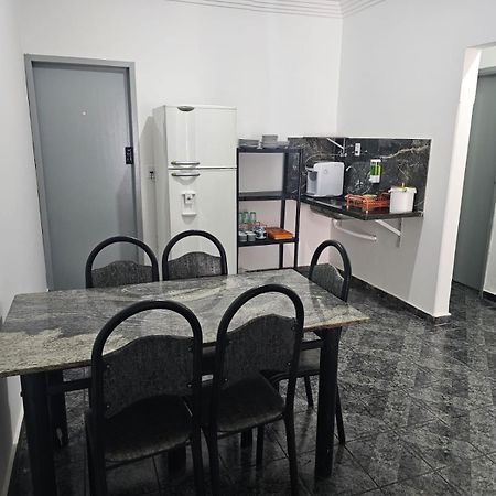Cig Hostel Гоянія Екстер'єр фото